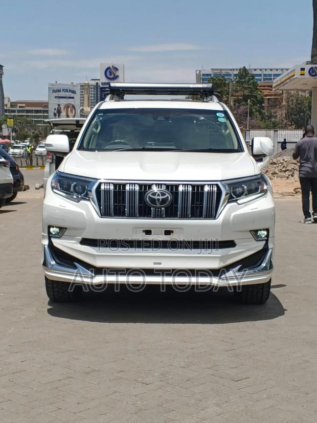 Toyota Land Cruiser Prado 2.8 2019 White