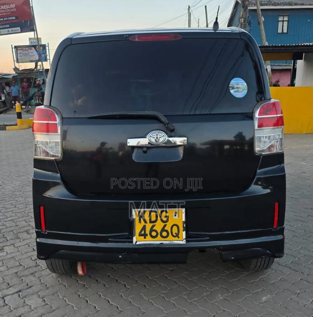 Toyota Spade 2015 Black