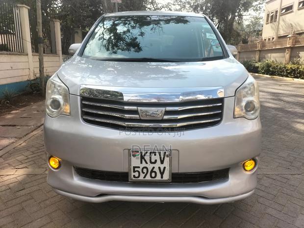 Toyota Noah 2012 Silver