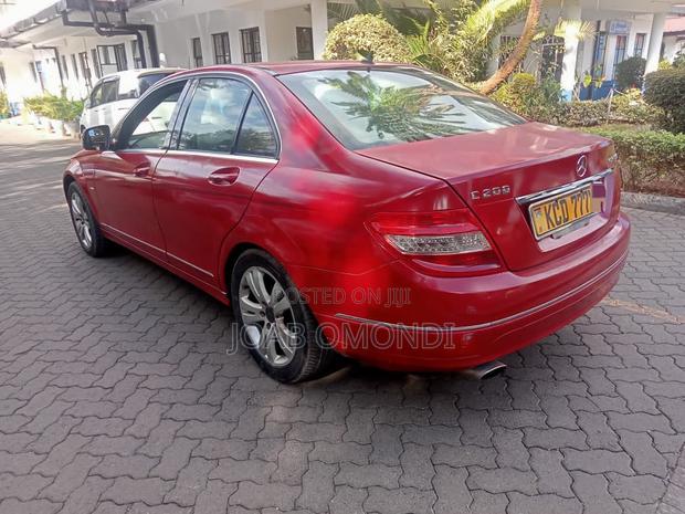 Mercedes-Benz C200 2009 Red