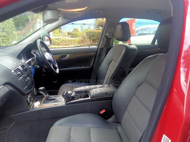 Mercedes-Benz C200 2009 Red