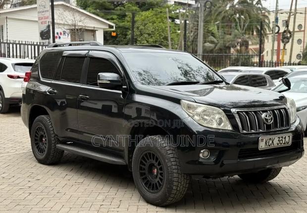Toyota Land Cruiser Prado 2011 Black