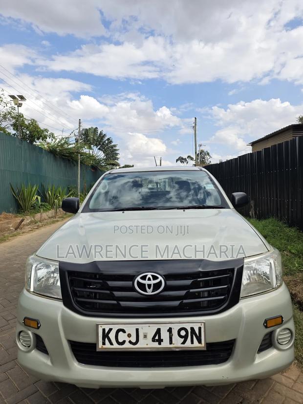 Toyota Hilux 2016 Gold
