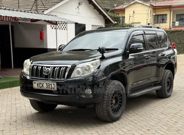 Toyota Land Cruiser Prado 2011 Black