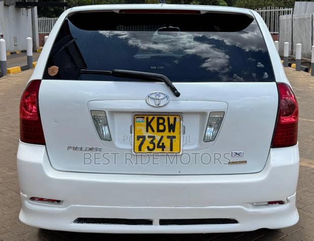 Toyota Corolla Fielder 1.5 Petrol FWD 2006 White
