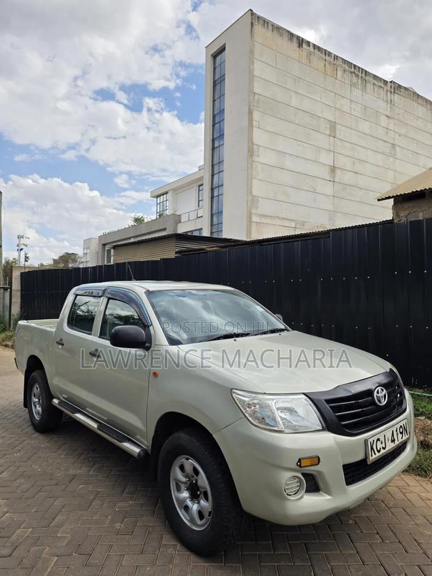 Toyota Hilux 2016 Gold