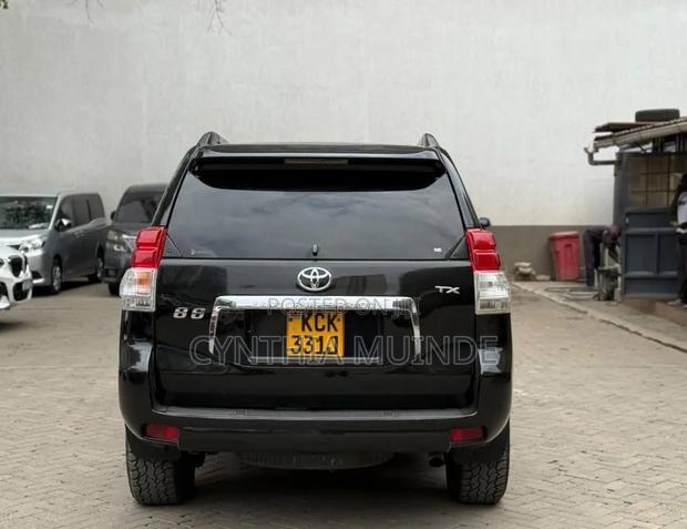 Toyota Land Cruiser Prado 2011 Black