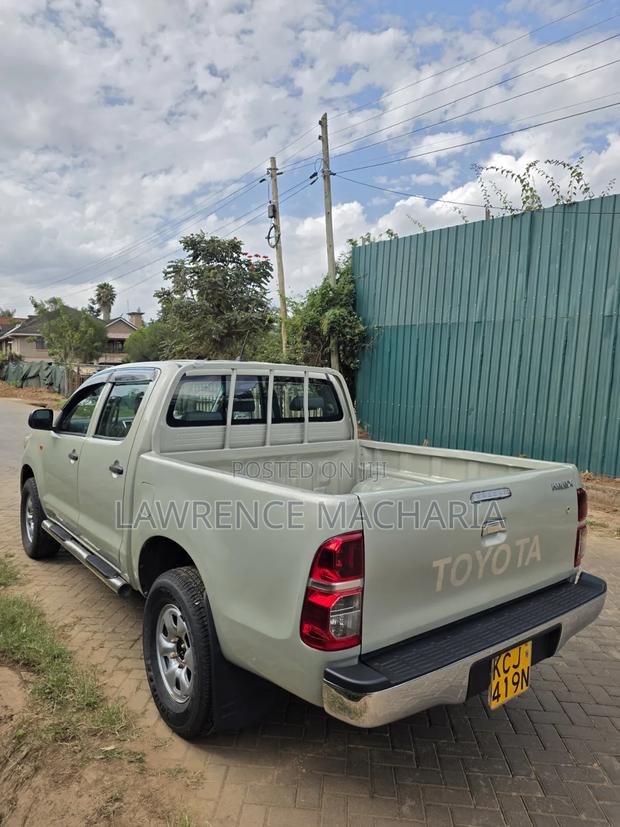 Toyota Hilux 2016 Gold