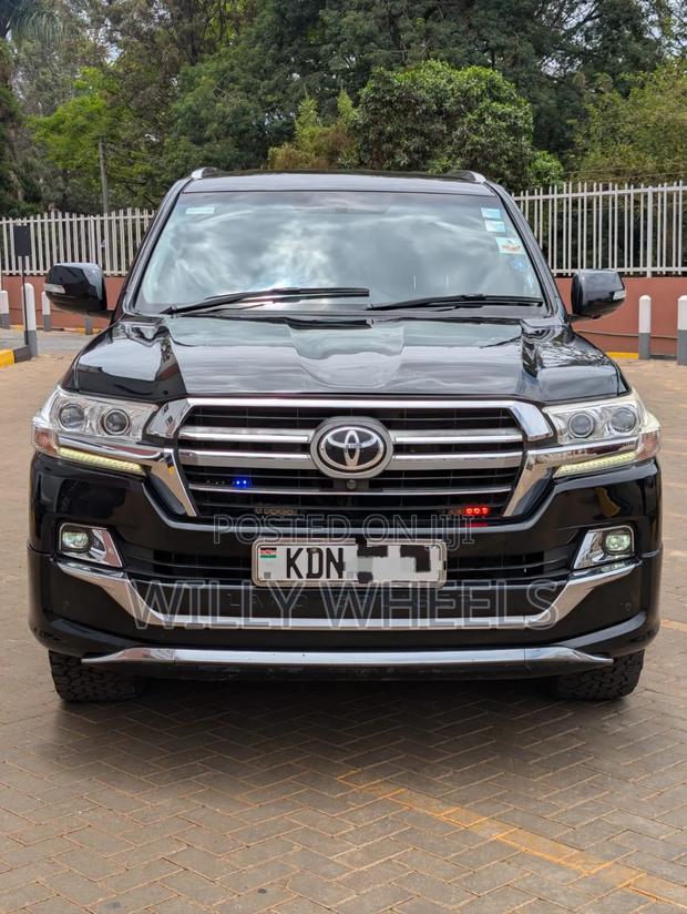 Toyota Land Cruiser 4.6 V8 GX 2015 Black