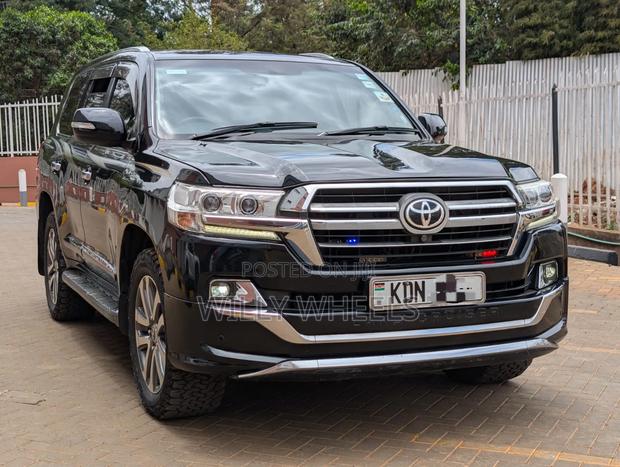 Toyota Land Cruiser 4.6 V8 GX 2015 Black