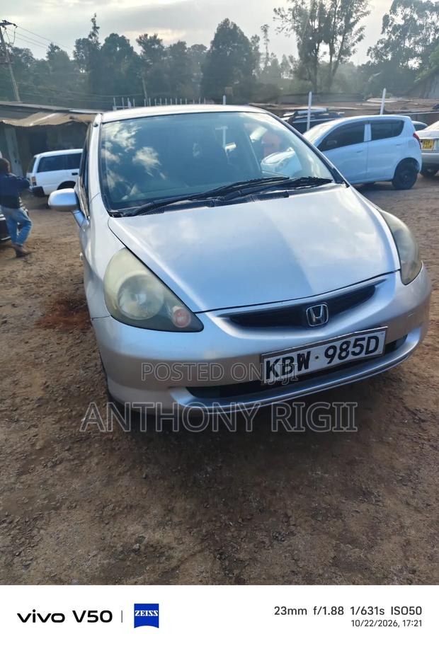 Honda Fit Base FWD 2007 Silver