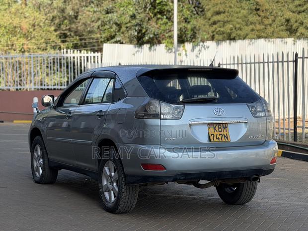 Toyota Harrier 2004 Silver