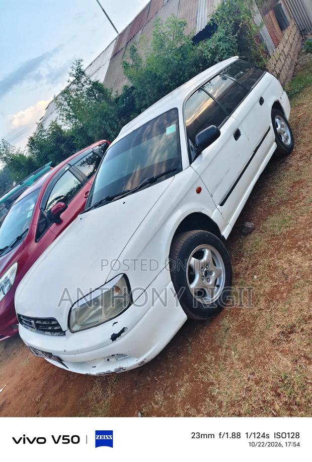 Subaru Legacy Wagon 2000 White