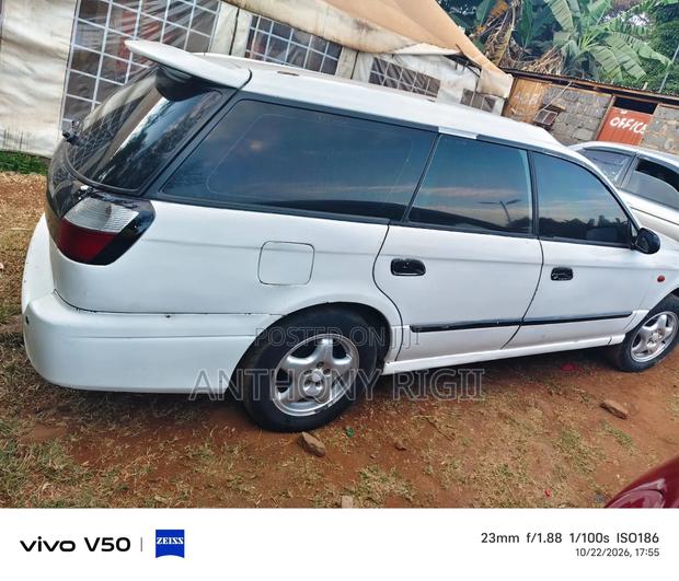 Subaru Legacy Wagon 2000 White