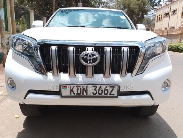 Toyota Land Cruiser Prado 2011 Off white