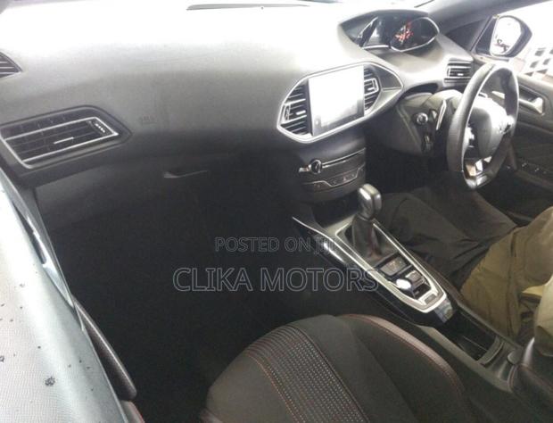 Peugeot 308 2016 Blue