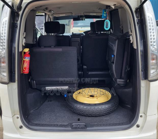 Nissan Serena 2012 White