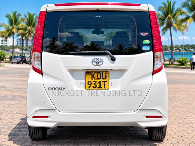 Toyota Roomy 1.0 FWD 2018 Pearl