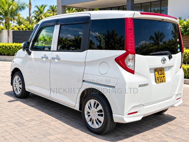 Toyota Roomy 1.0 FWD 2018 Pearl