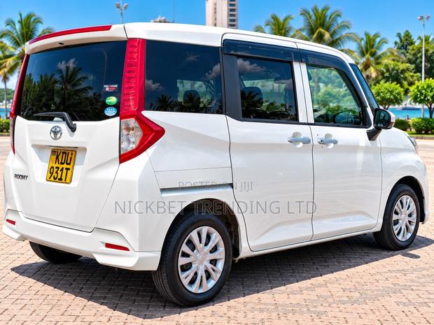 Toyota Roomy 1.0 FWD 2018 Pearl