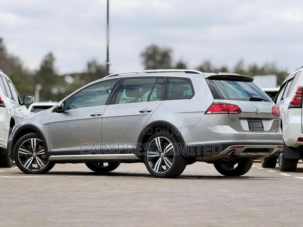 Volkswagen Golf Alltrack 2019 Silver