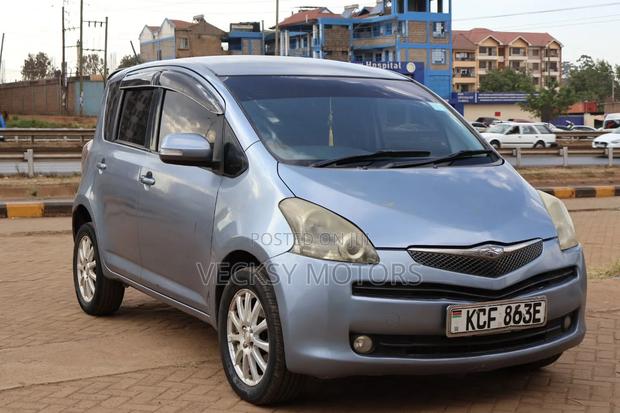 Toyota Ractis 2008 Blue