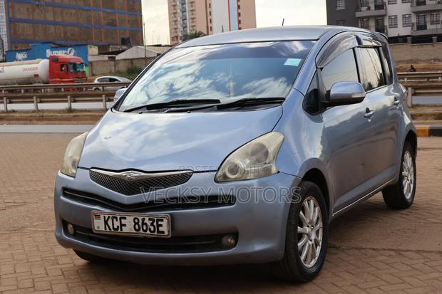 Toyota Ractis 2008 Blue