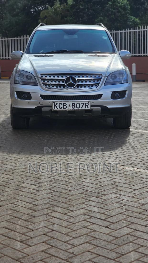 Mercedes-Benz C320 2009 Silver