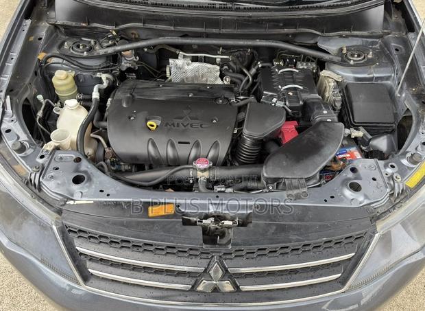 Mitsubishi Outlander 2010 Gray