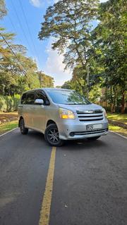 Toyota Noah 2.0 143hp AWD (7 Seater) 2009 Silver for sale