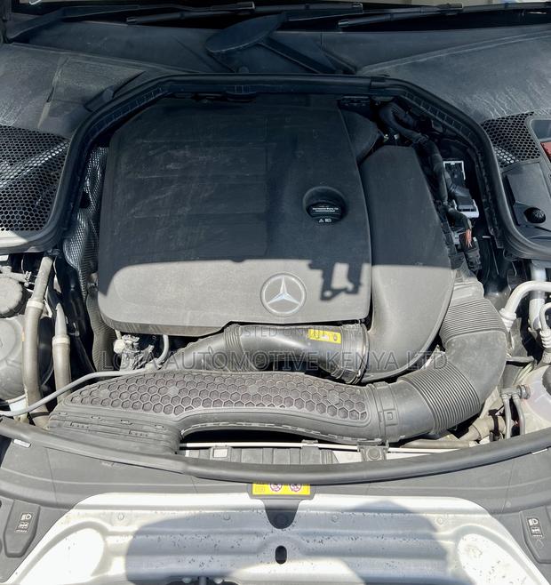 Mercedes-Benz C200 2020 Black