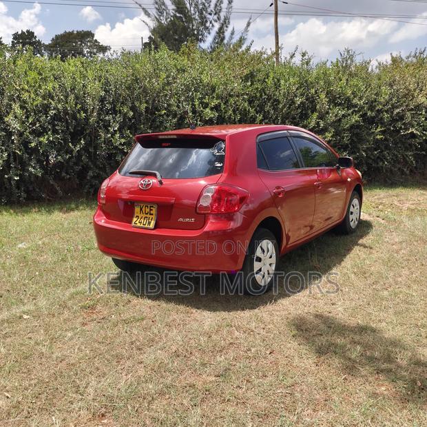 Toyota Auris 2008 Red