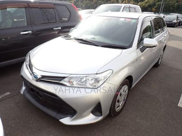 Toyota Corolla Fielder 2019 Silver