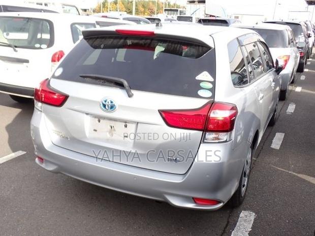 Toyota Corolla Fielder 2019 Silver