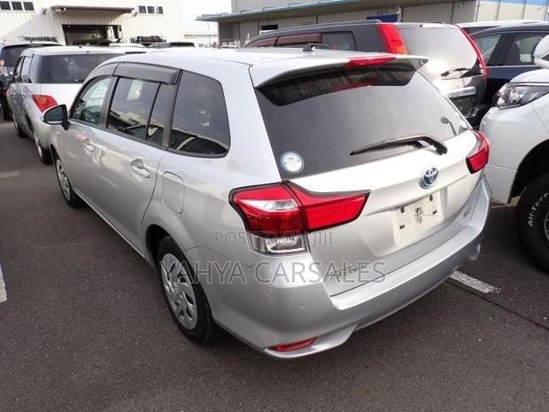 Toyota Corolla Fielder 2019 Silver