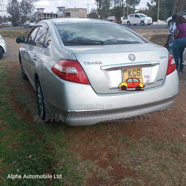 Nissan Teana 2010 Silver