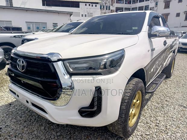 Toyota Hilux Revo Smart Cab Deisel 2.8 RWD 2020 White