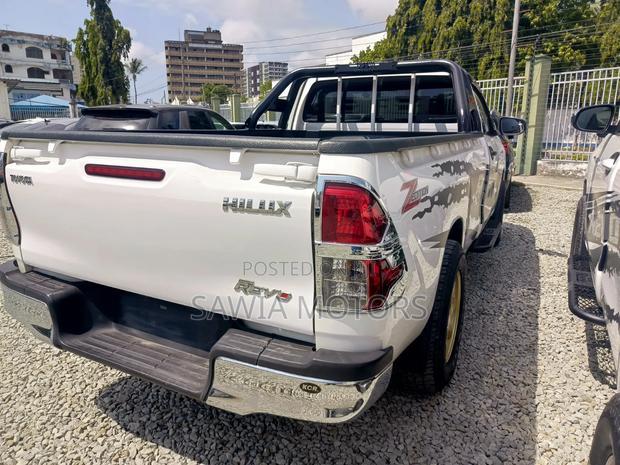 Toyota Hilux Revo Smart Cab Deisel 2.8 RWD 2020 White