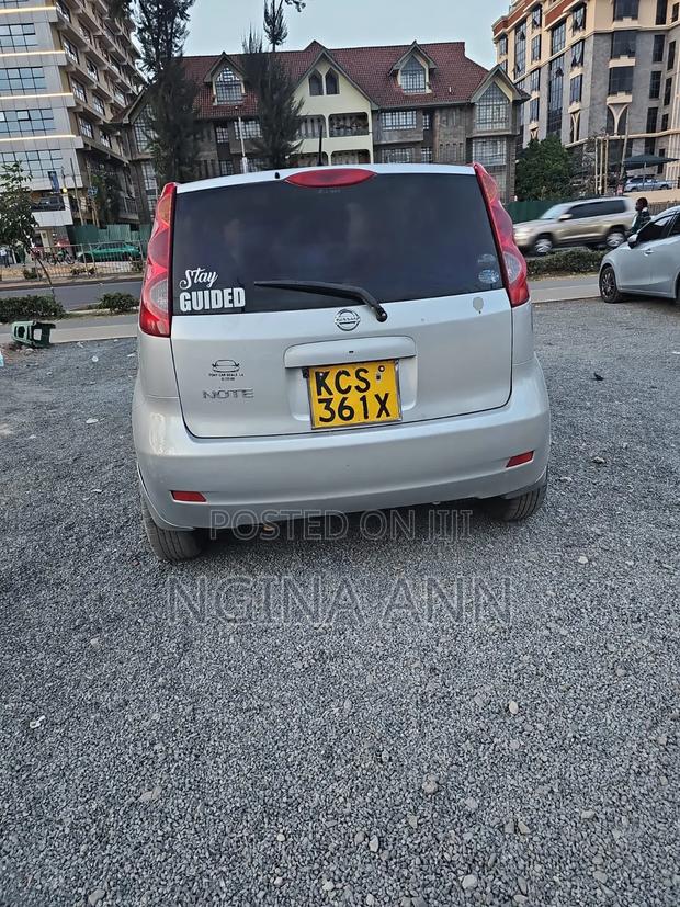 Nissan Note 2011 Silver