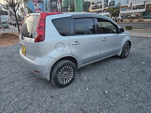 Nissan Note 2011 Silver