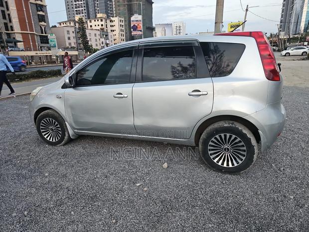 Nissan Note 2011 Silver