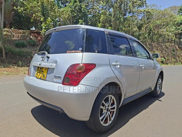 Toyota IST 2004 Silver