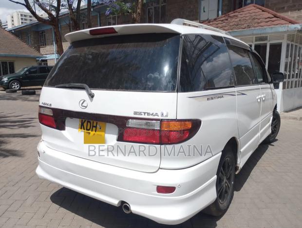 Toyota Estima 2012 White