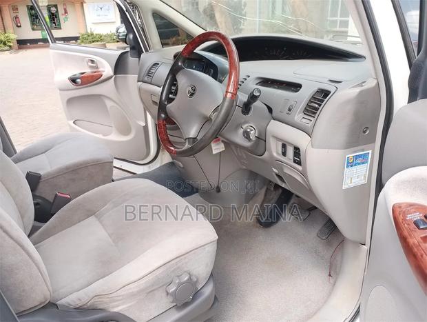 Toyota Estima 2012 White