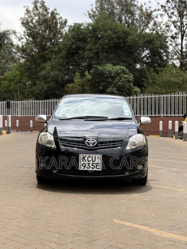 Toyota Auris 2012 Black