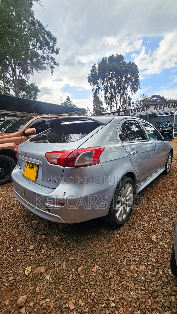 Mitsubishi Galant 2010 Silver