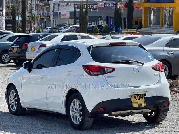 Mazda Demio 2017 Pearl
