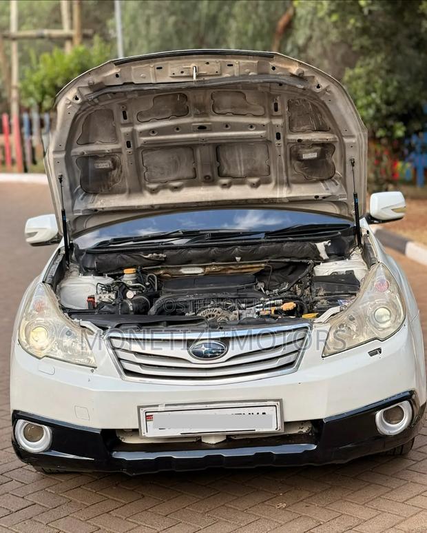 Subaru Outback 2009 White