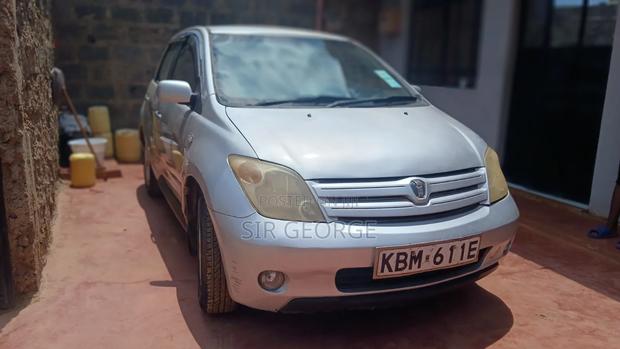 Toyota IST 2003 Silver