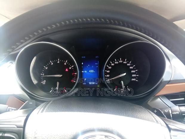 Toyota Avensis 2017 Black